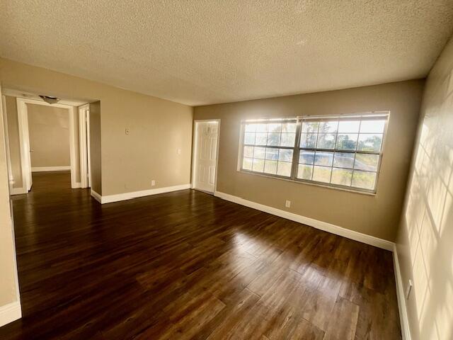 3440 Rudolph Road, Unit 2 Lake Worth, FL 33461 - Photo 3 of 9 Living room