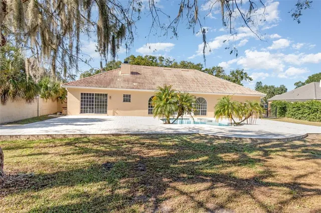 a front view of house with yard