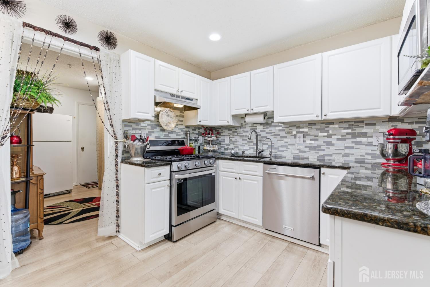 23 Prestwick Way Edison, NJ 08820 - Photo 10 of 29