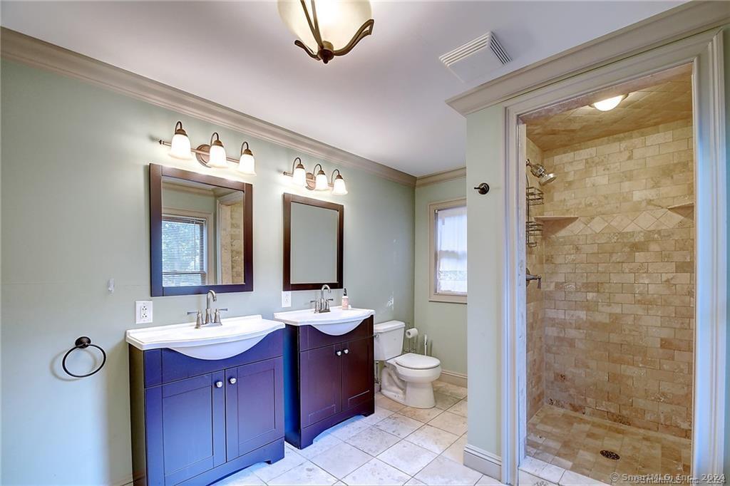 186 Raymond Road West Hartford, CT 06107 - Photo 20 of 39