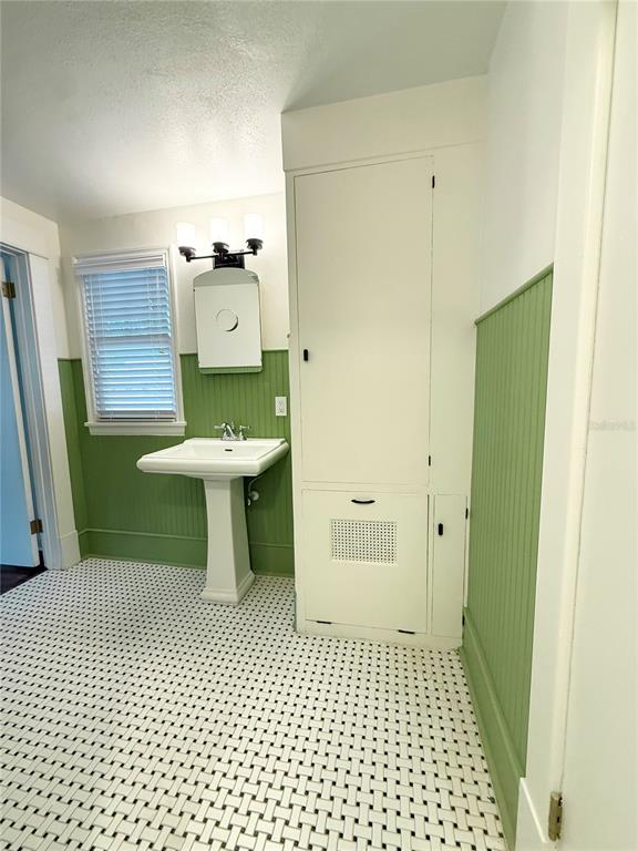 1903 Curry Ford Road Orlando, FL 32806 - Photo 14 of 24 Gallery Image 14