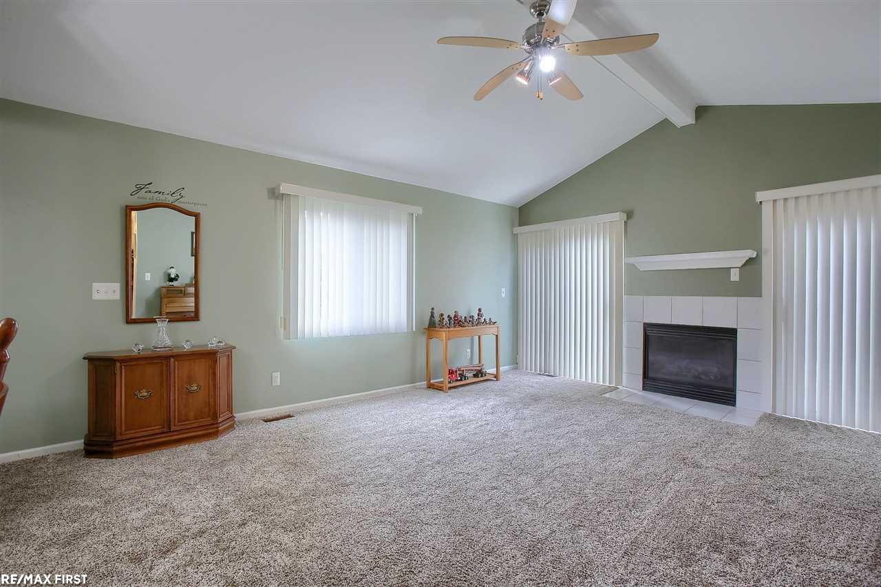 16726 Country Ridge Lane Macomb, MI 48044 - Photo 3 of 26
