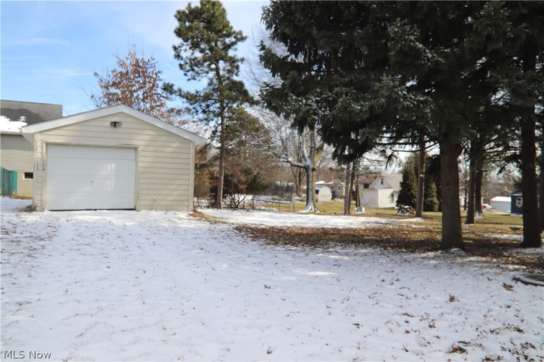 6219 Hathaway Road Cleveland, OH 44125 - Photo 20 of 24 Gallery Image 20