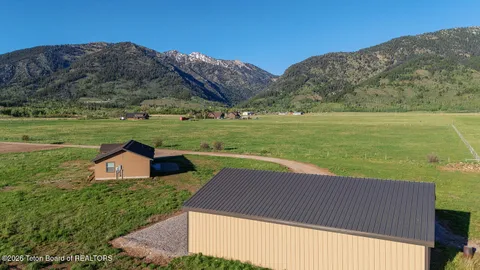 $835,000 | 184 Buttercup Lane, Bedford, WY 83112