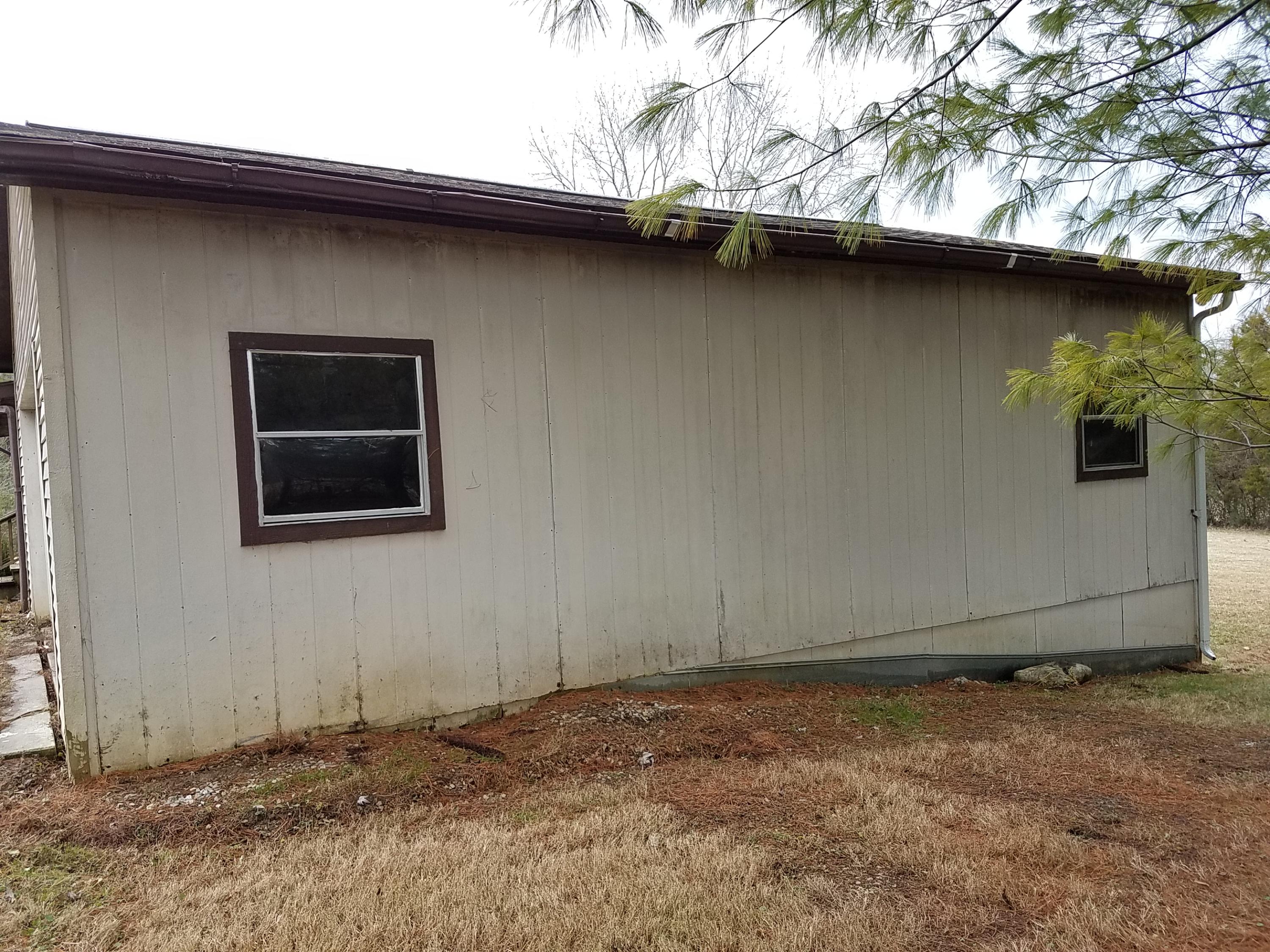 180 Long Road Kingston, TN 37763 - Photo 3 of 15 RIGHT SIDE