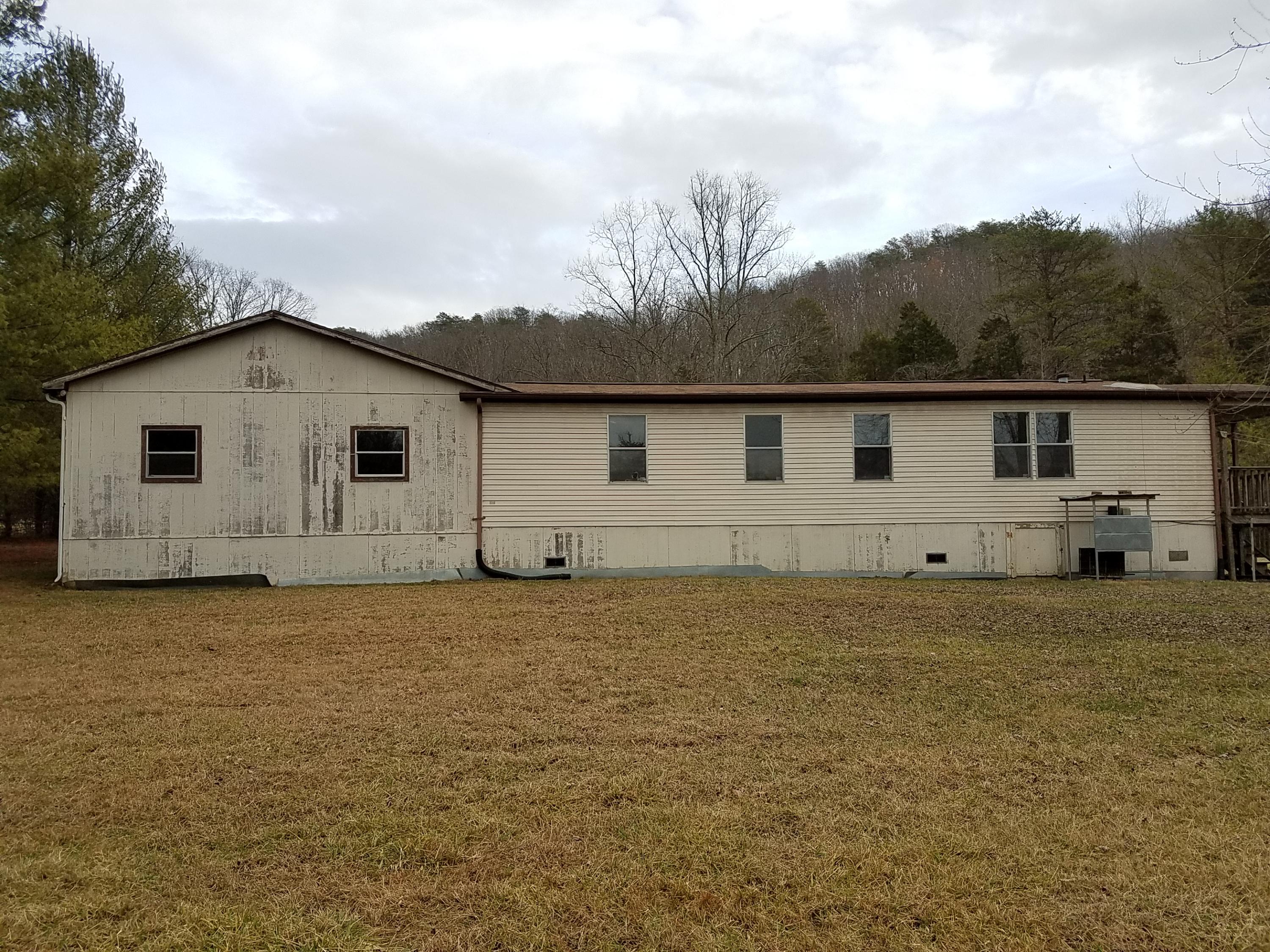 180 Long Road Kingston, TN 37763 - Photo 4 of 15 REAR