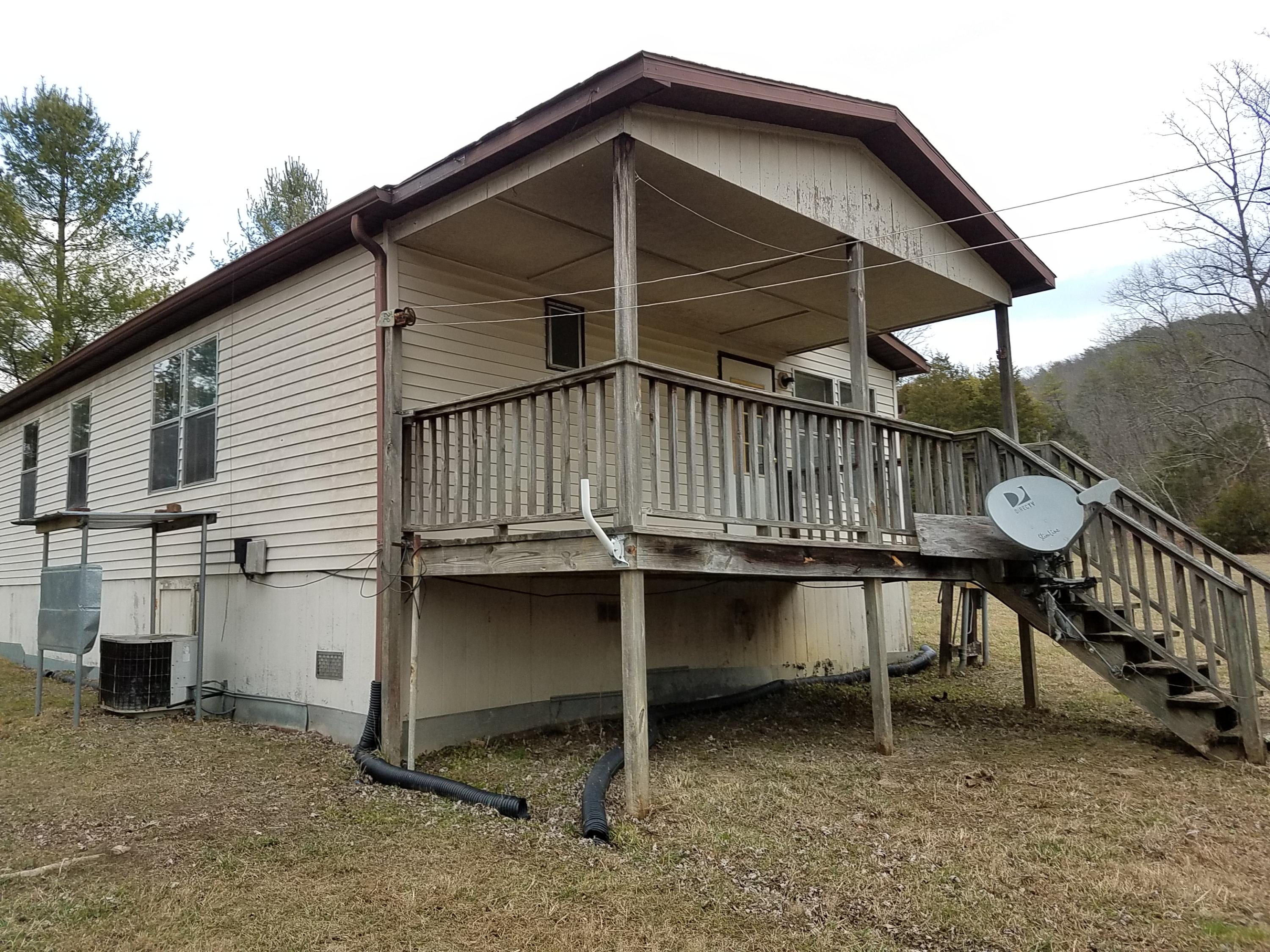 180 Long Road Kingston, TN 37763 - Photo 5 of 15 LEFT SIDE