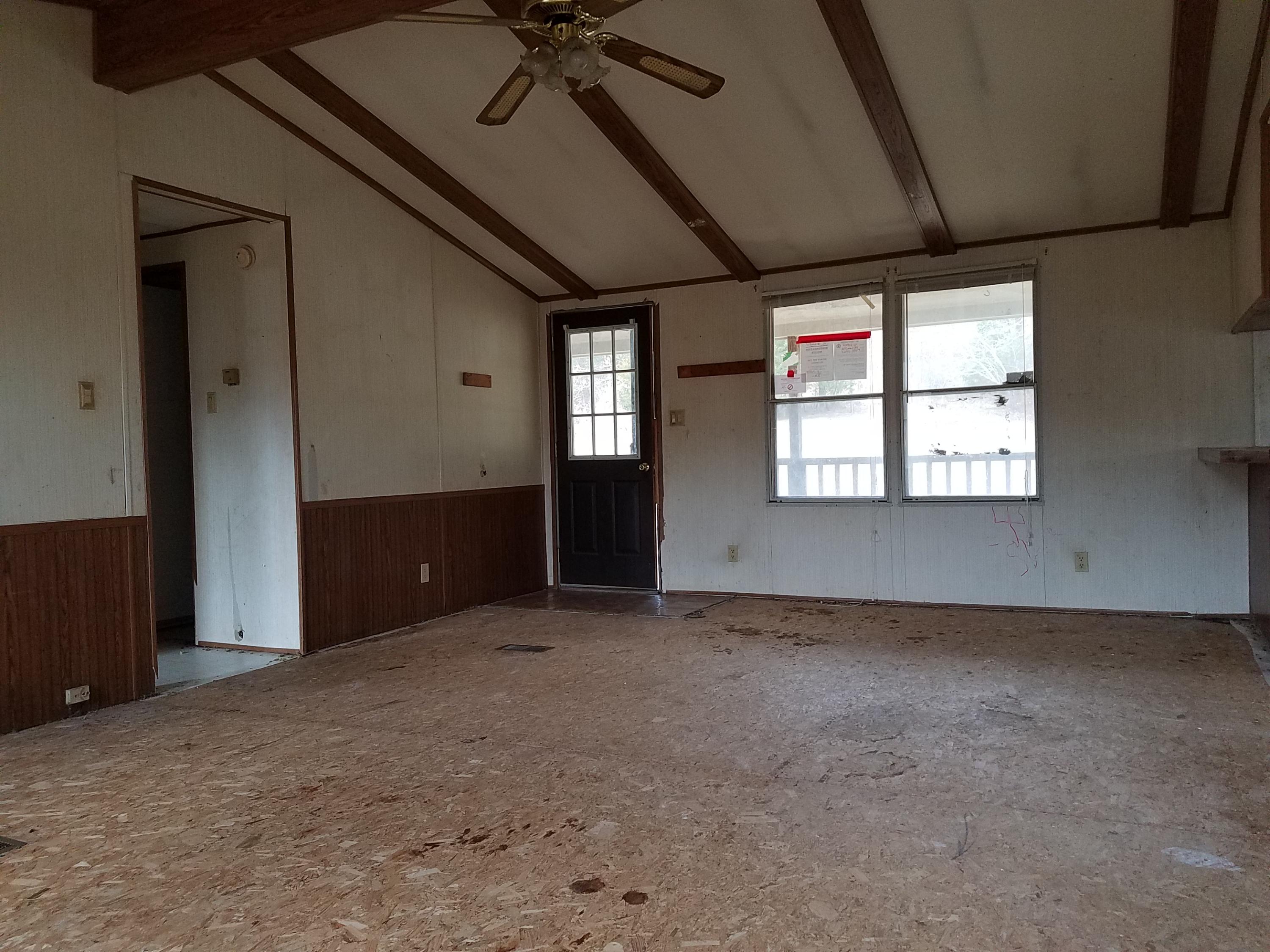 180 Long Road Kingston, TN 37763 - Photo 8 of 15 LIVING ROOM (VIEW 2)
