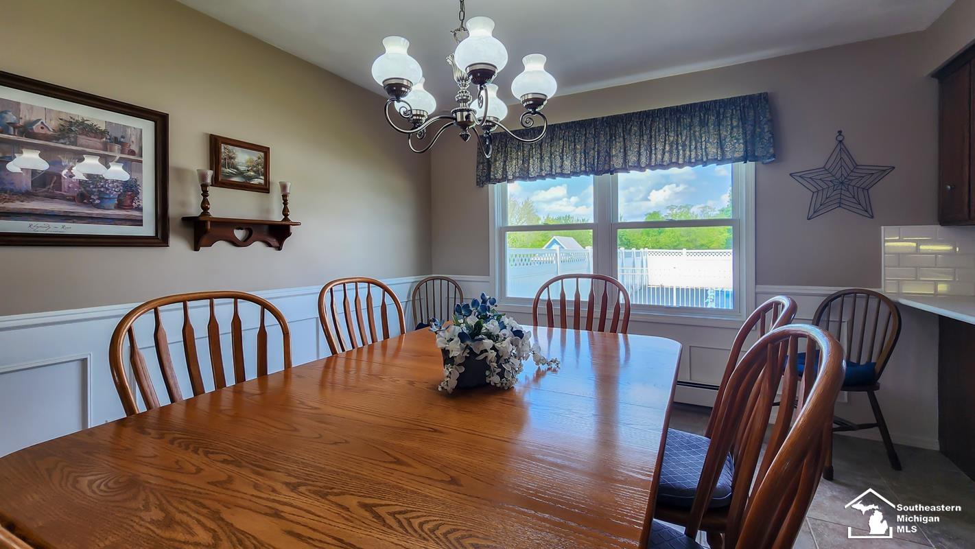 4872 East Dunbar Road Monroe, MI 48161 - Photo 7 of 41 50142805-a5f5b60a-9e62-4cbd-9002-fcf72c79ced5.JPG