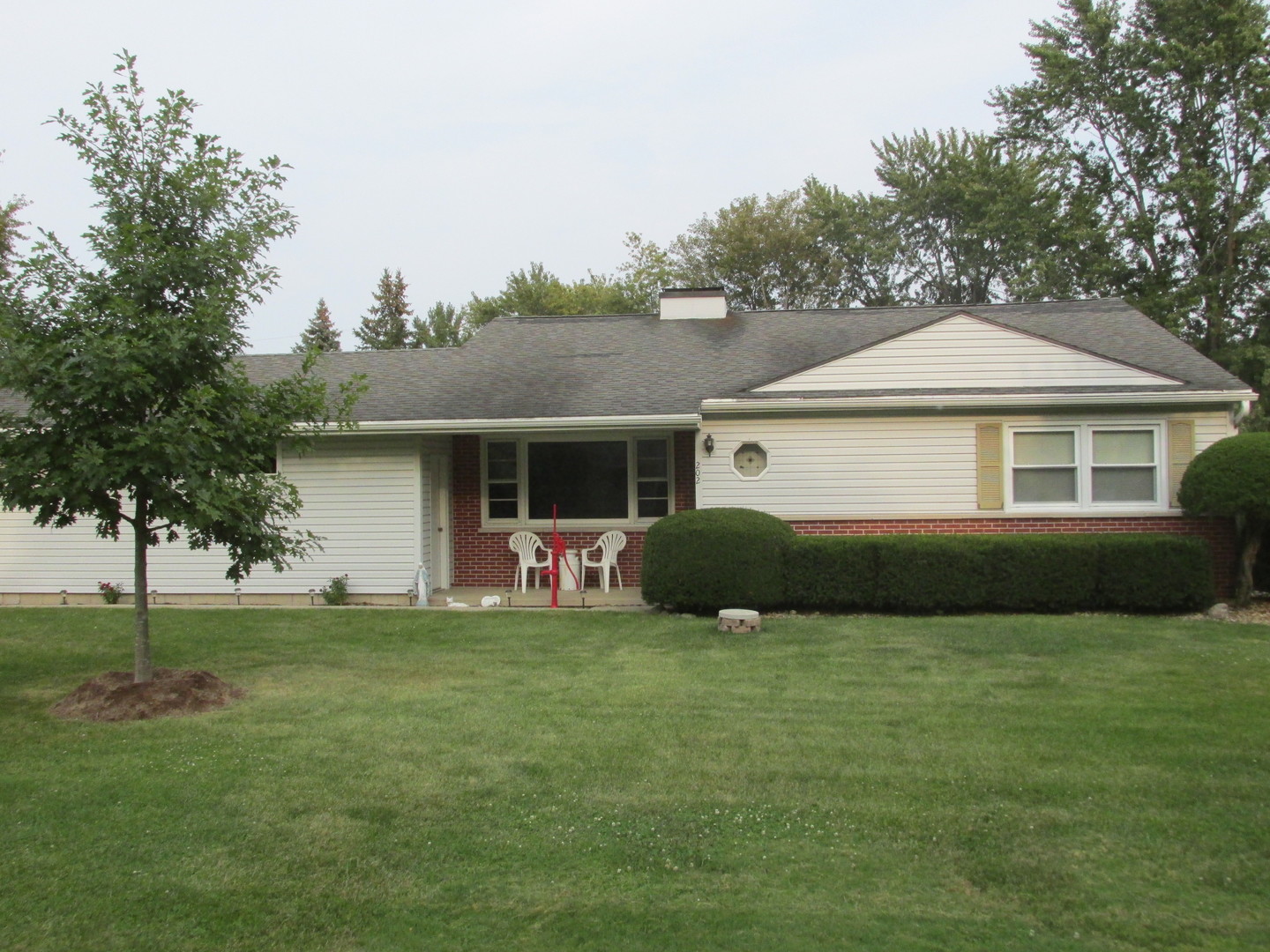 202 Roberts Road New Lenox, IL 60451 - Photo 1 of 25 Gallery Image 1