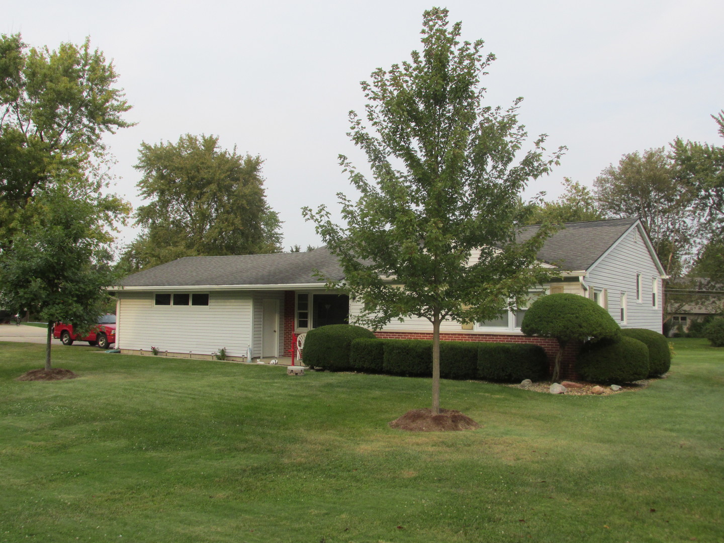 202 Roberts Road New Lenox, IL 60451 - Photo 3 of 25 Gallery Image 3