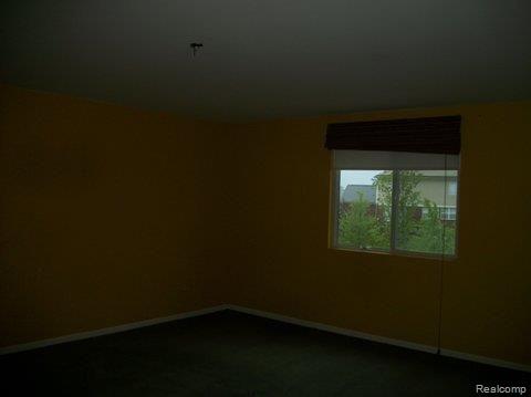 111 Oakbridge Drive Rochester, MI 48306 - Photo 14 of 19 100_7636.JPG