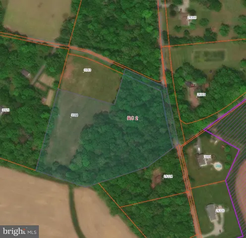 a view of a tennis court