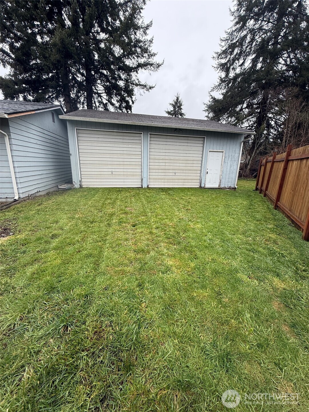 418 North 13th Street Elma, WA 98541 - Photo 23 of 37 a view of backyard of house and garage