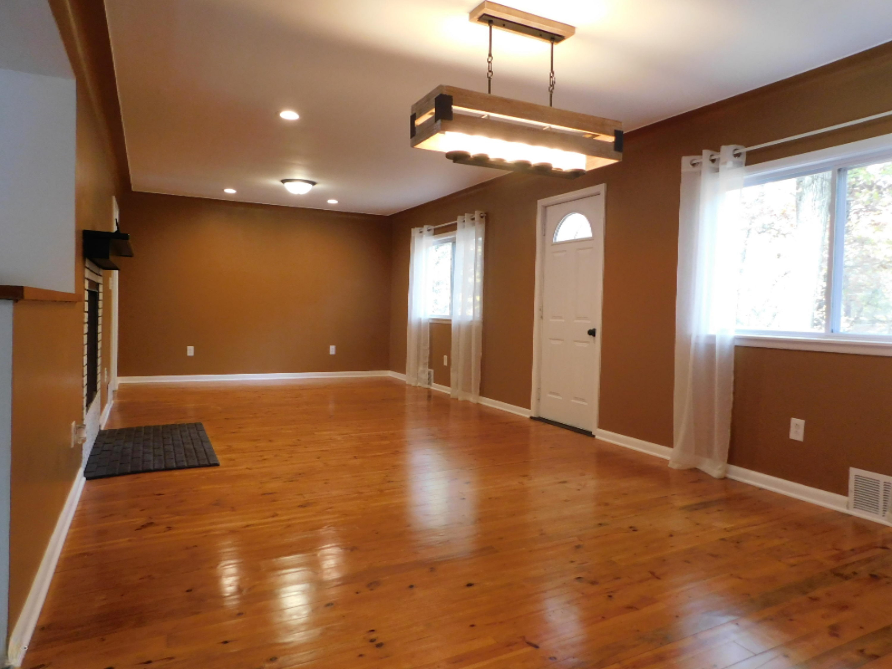 38 Pine Road Plainwell, MI 49080 - Photo 4 of 12 DSCN0082