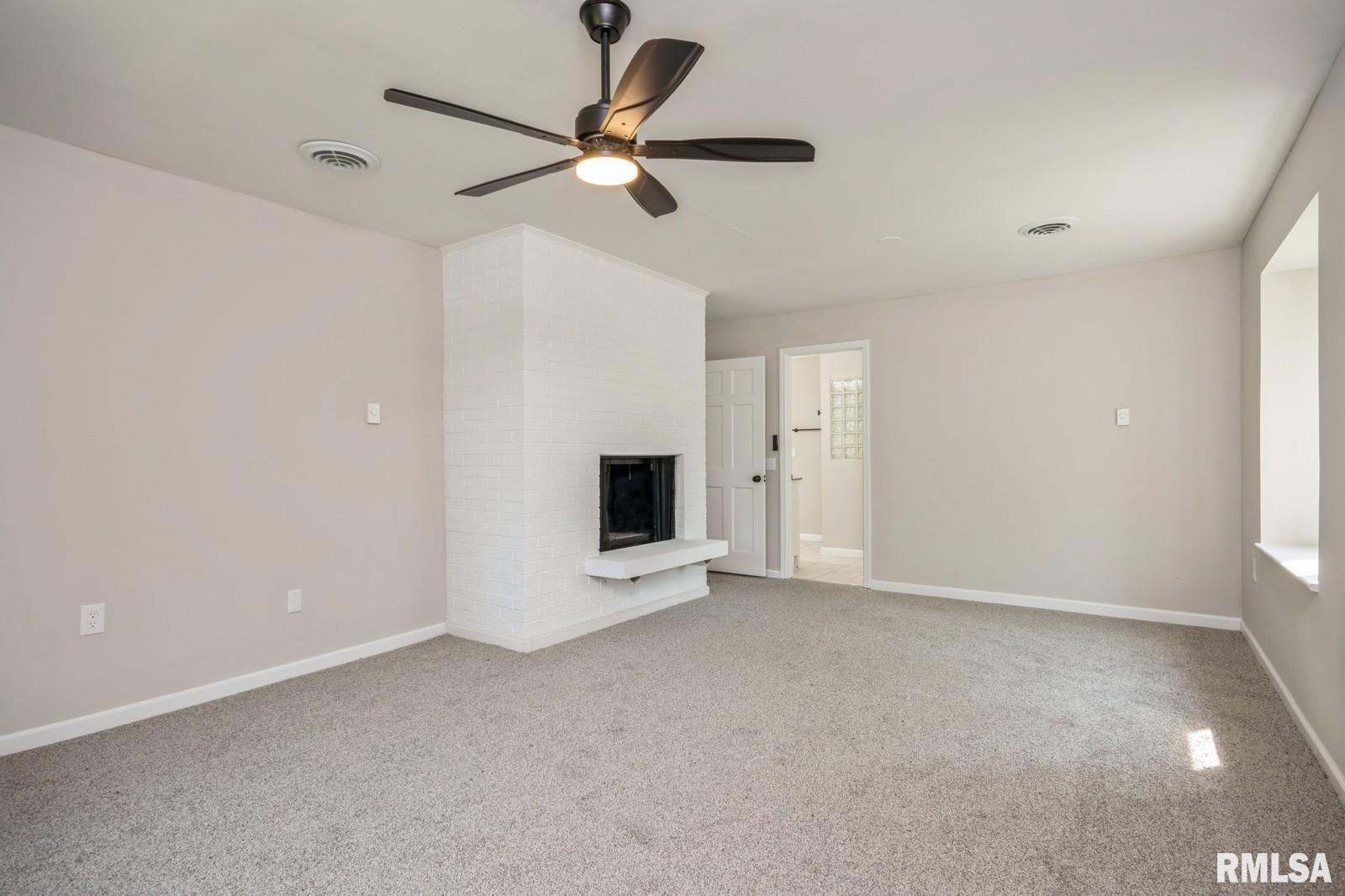 6686 John Drive Mount Zion, IL 62549 - Photo 9 of 15