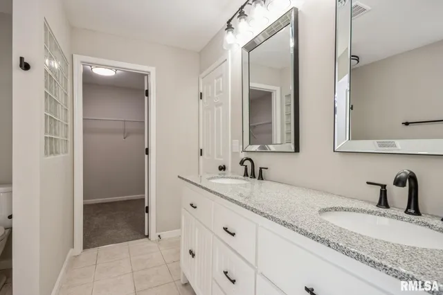 $329,000 | 6686 John Drive, Mount Zion, IL 62549