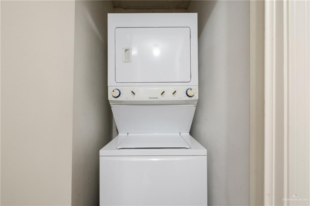 500 East El Rancho Avenue, Unit 22 McAllen, TX 78503 - Photo 16 of 17 a utility room with dryer and washer