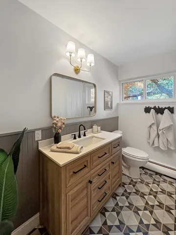 $82,900 | 124 North Whistler Avenue, Unit B8, Freeport, IL 61032