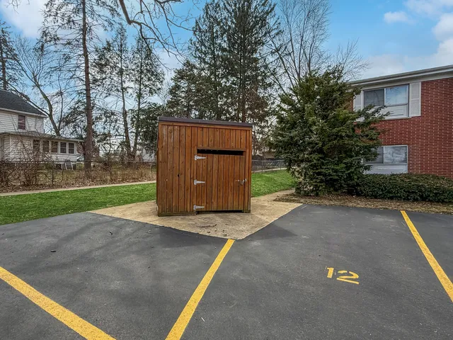 $82,900 | 124 North Whistler Avenue, Unit B8, Freeport, IL 61032