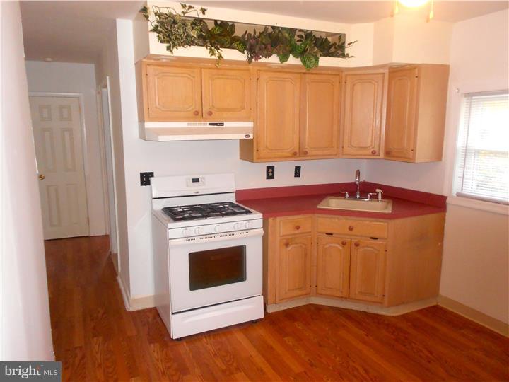 9391 Annapolis Road Philadelphia, PA 19114 - Photo 6 of 25 Kitchen