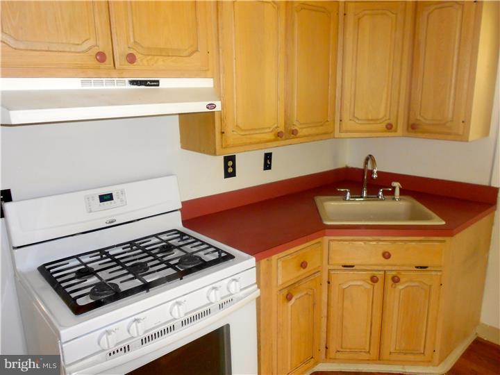 9391 Annapolis Road Philadelphia, PA 19114 - Photo 7 of 25 Kitchen