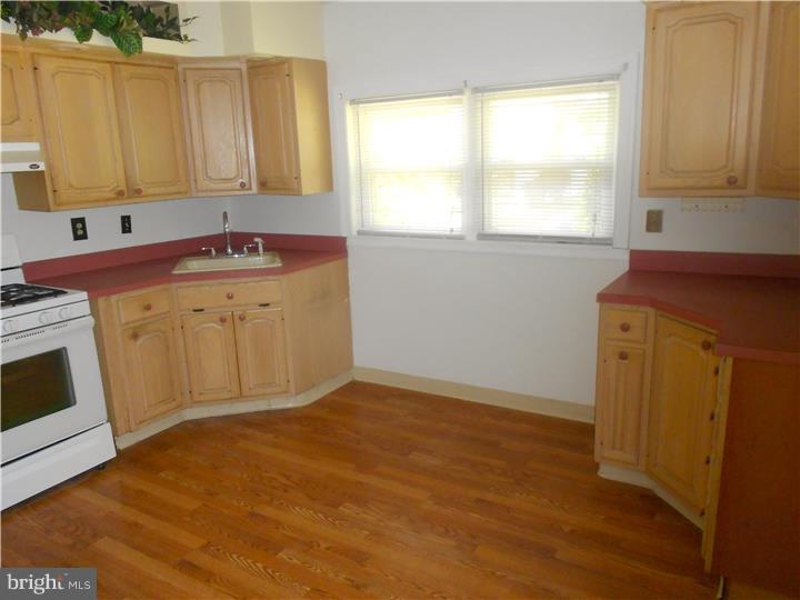 9391 Annapolis Road Philadelphia, PA 19114 - Photo 9 of 25 Kitchen