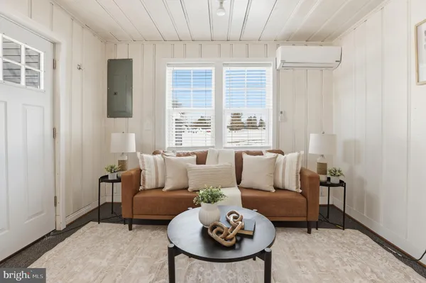 a picture of a wall with a white and white wall