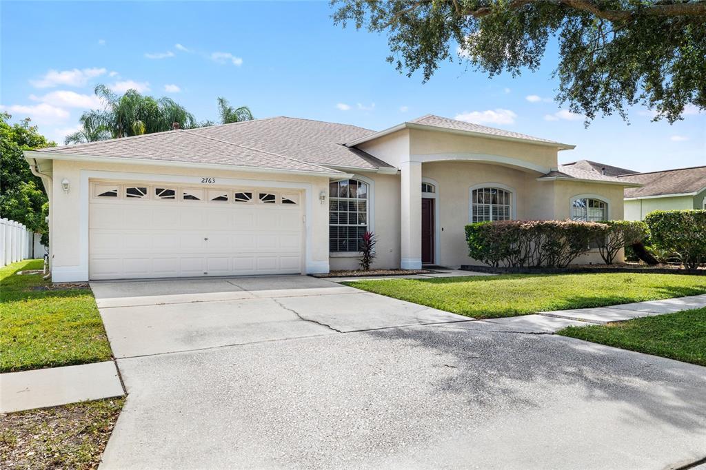 2763 Valencia Grove Drive Valrico, FL 33596 - Photo 2 of 26