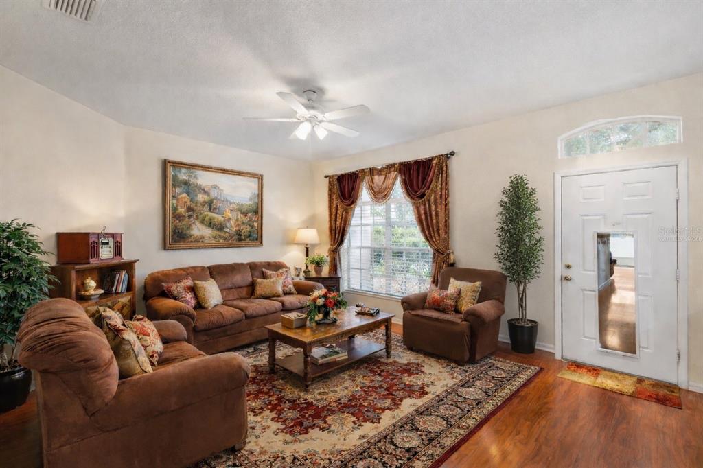 2763 Valencia Grove Drive Valrico, FL 33596 - Photo 8 of 26