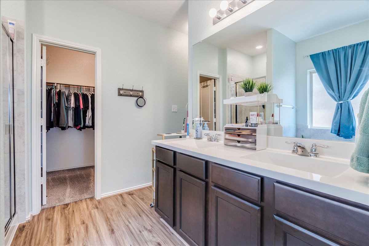 358 Jasper Trail Buda, TX 78610 - Photo 17 of 35 Dual Vanity