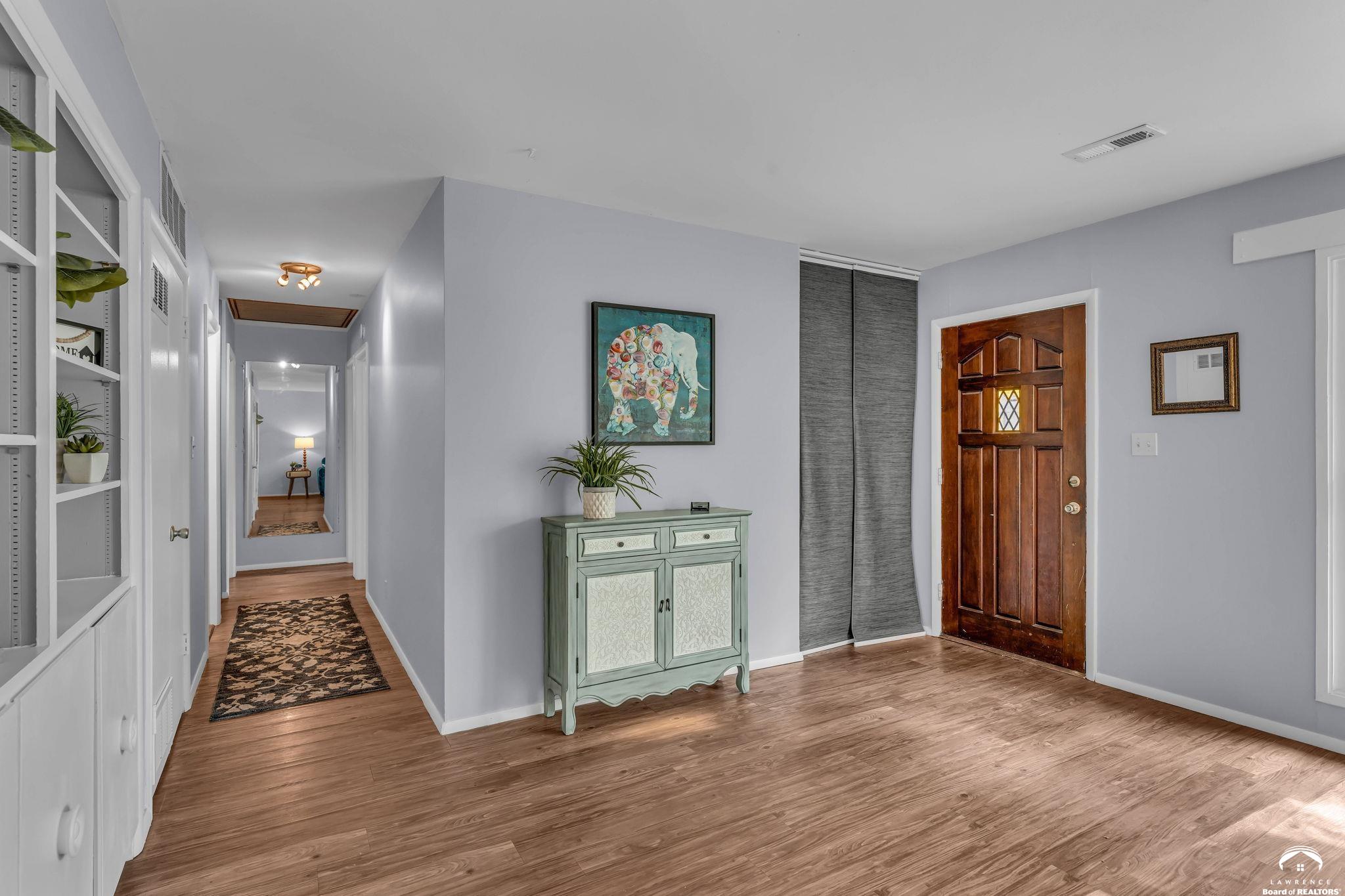 1630 Delaware Street Lawrence, KS 66044 - Photo 9 of 37