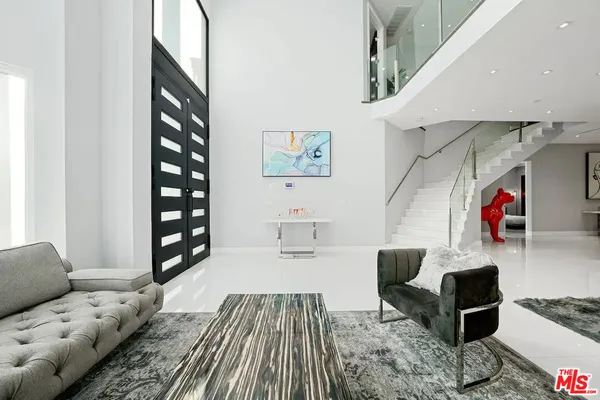 $18,999 | 14817 Otsego Street, Sherman Oaks, CA 91403