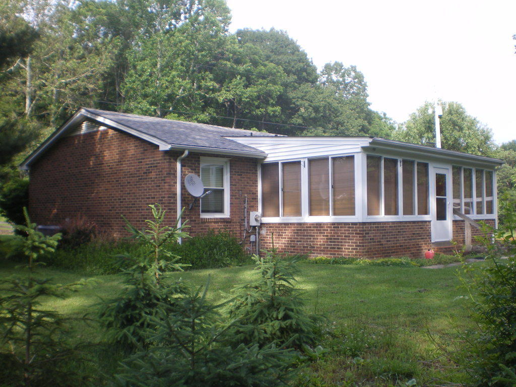 4649 Grove Hill (back)