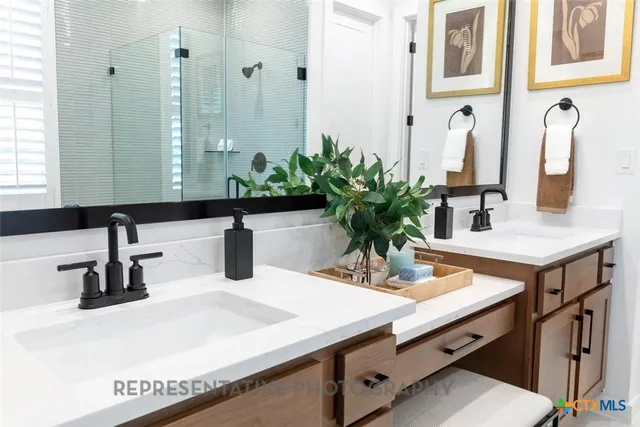 $519,990 | 261 Menlo Bend, Liberty Hill, TX 78642