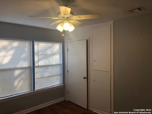 $1,350 | 219 Radiance Drive, San Antonio, TX 78218
