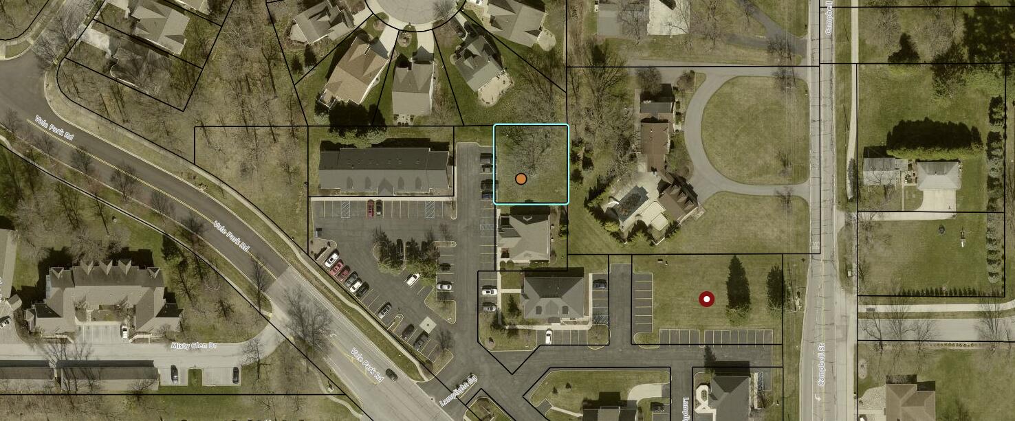 556 Vale Park Road Valparaiso, IN 46385 - Photo 3 of 4 a bathroom with a shower