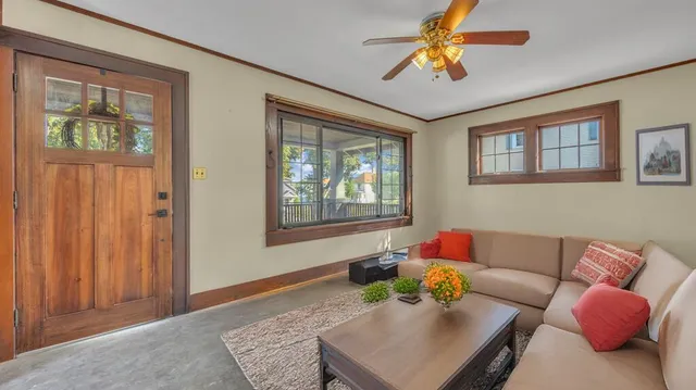 $285,500 | 910 North 4th Street, Sheboygan, WI 53081