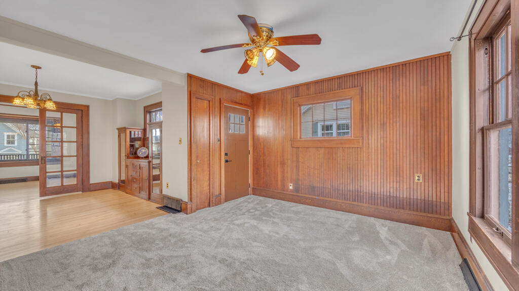 910 North 4th Street Sheboygan, WI 53081 - Photo 15 of 44 Family Room