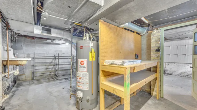 $285,500 | 910 North 4th Street, Sheboygan, WI 53081