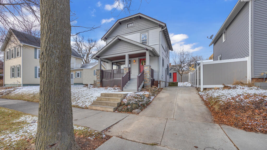 910 North 4th Street Sheboygan, WI 53081 - Photo 2 of 44 Street View