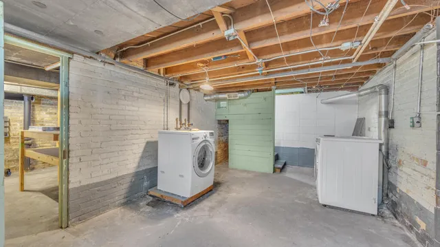 $285,500 | 910 North 4th Street, Sheboygan, WI 53081