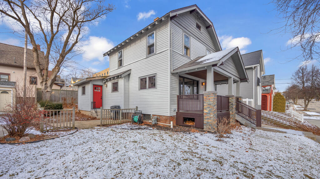 910 North 4th Street Sheboygan, WI 53081 - Photo 33 of 44 Front View