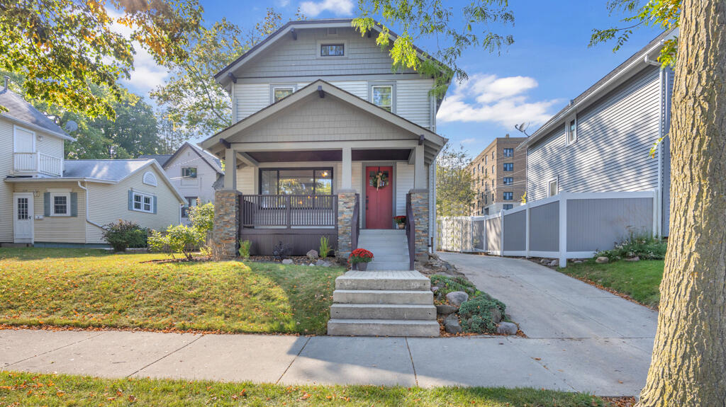 910 North 4th Street Sheboygan, WI 53081 - Photo 41 of 44 Front View