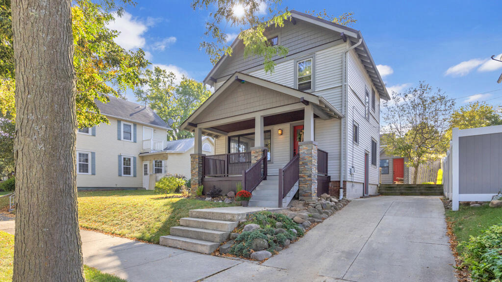 910 North 4th Street Sheboygan, WI 53081 - Photo 3 of 44 Street View