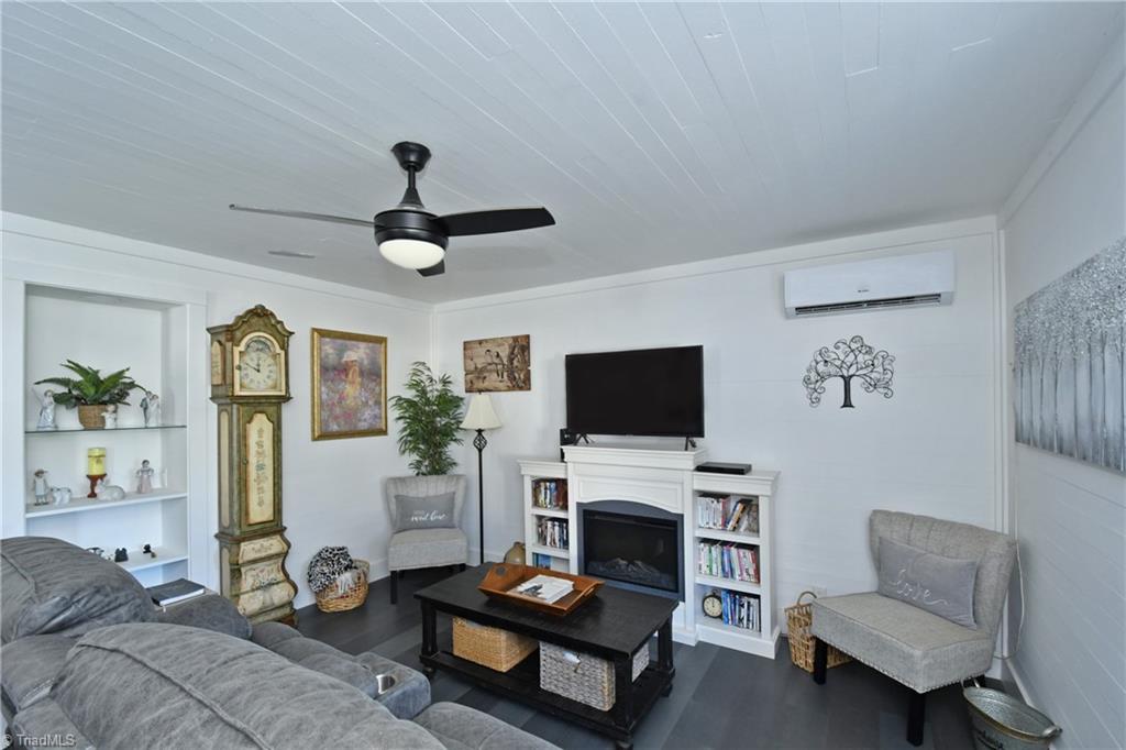 7809 Grapevine Road Lewisville, NC 27023 - Photo 8 of 25 Gallery Image 8