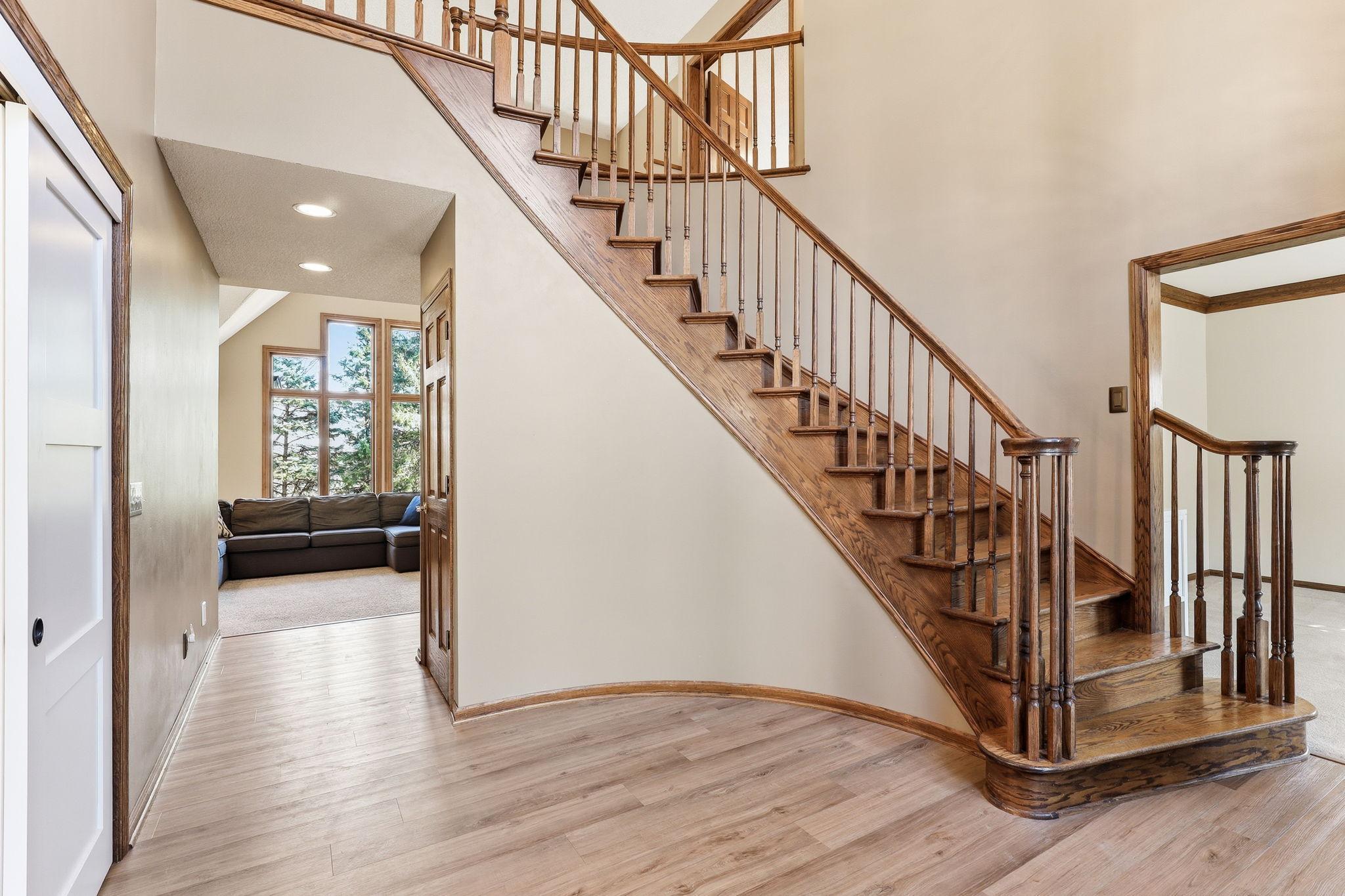 685 Valley View Court Shoreview, MN 55126 - Photo 13 of 61