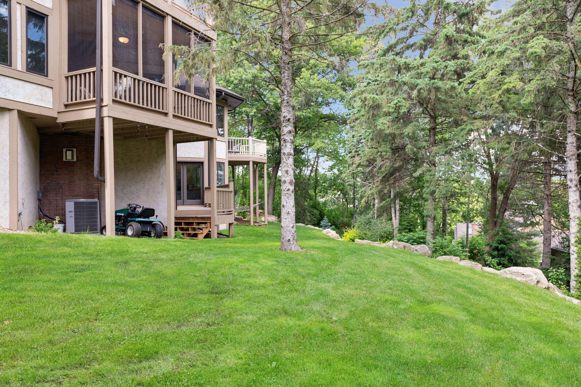 685 Valley View Court Shoreview, MN 55126 - Photo 8 of 61