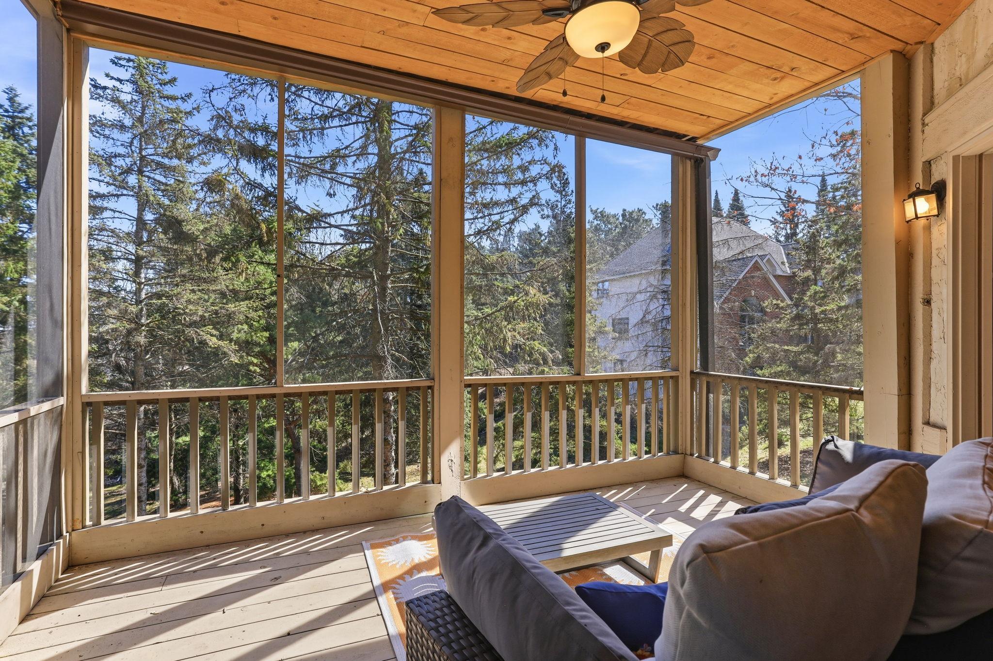 685 Valley View Court Shoreview, MN 55126 - Photo 10 of 61