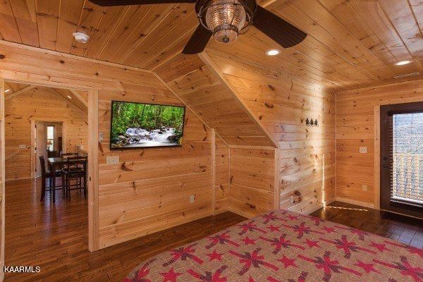 1857 Pinestand Rdg Way Pigeon Forge, TN 37862 - Photo 18 of 49 a view of empty room